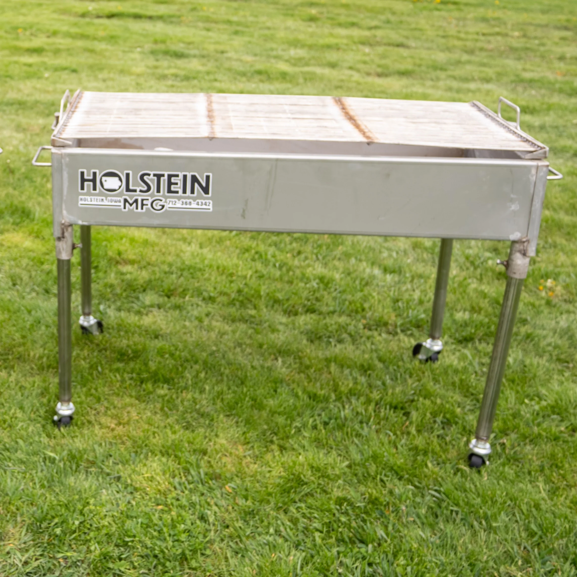 Model 2448CSS Professional Charcoal Grill – Stainless