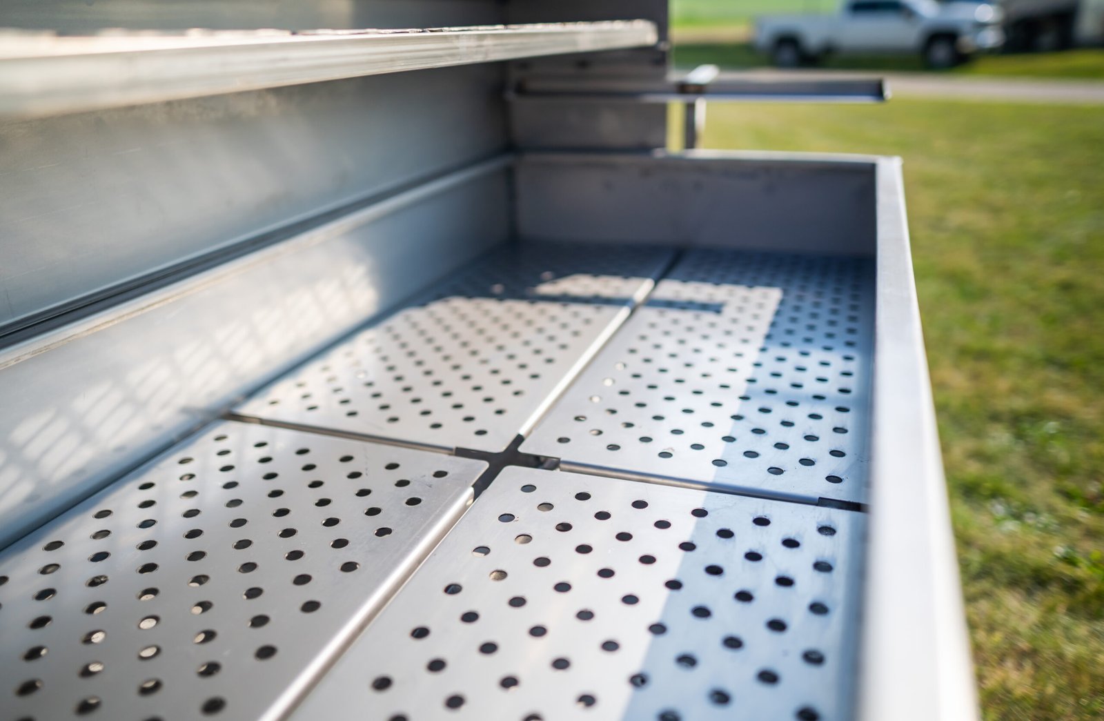 Model 2448CSS Professional Charcoal Grill – Stainless