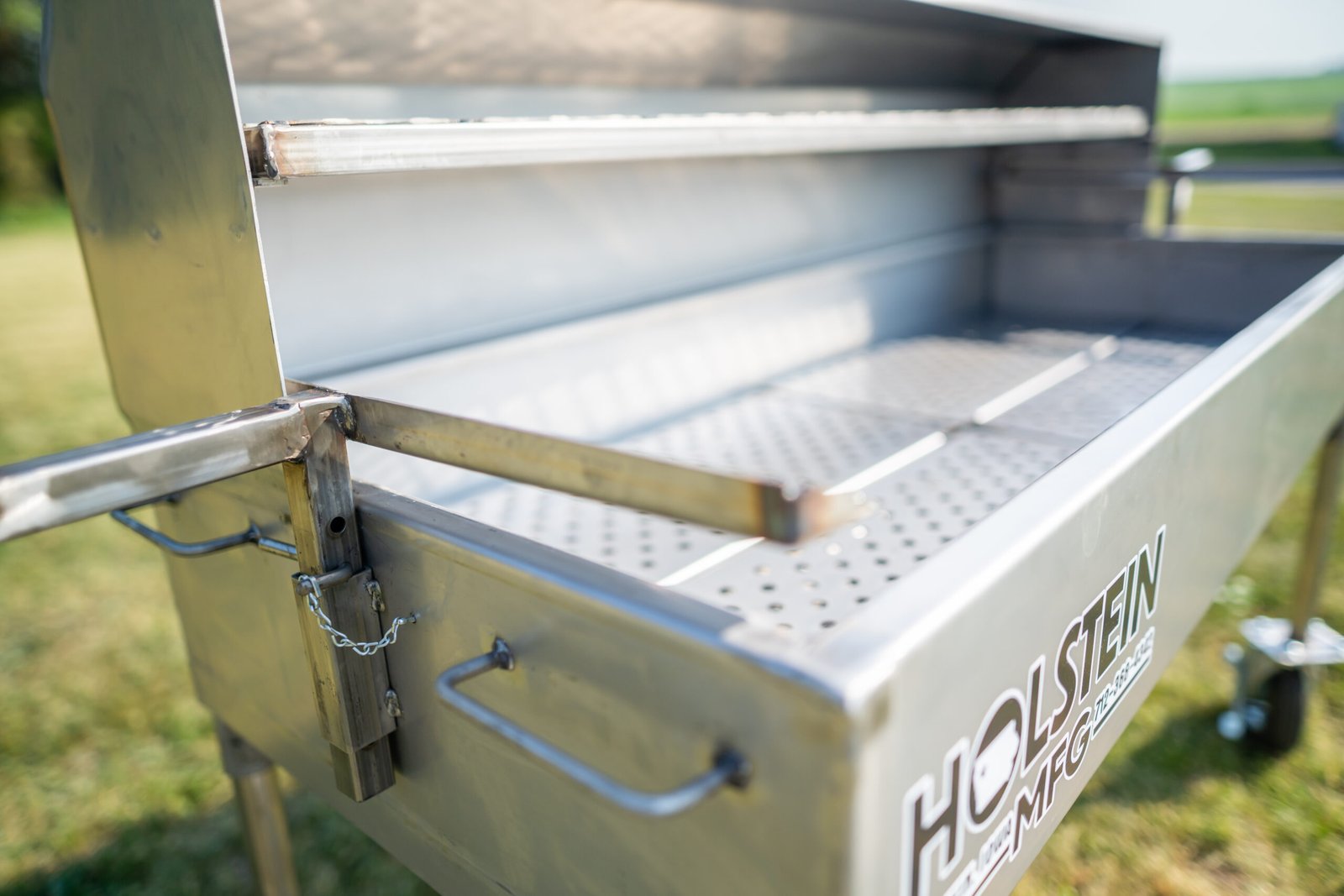 Model 2448CSS Professional Charcoal Grill – Stainless