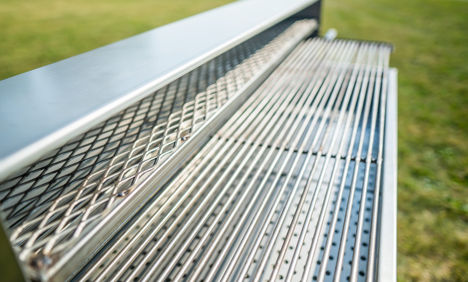 Model 2448CSS Professional Charcoal Grill – Stainless