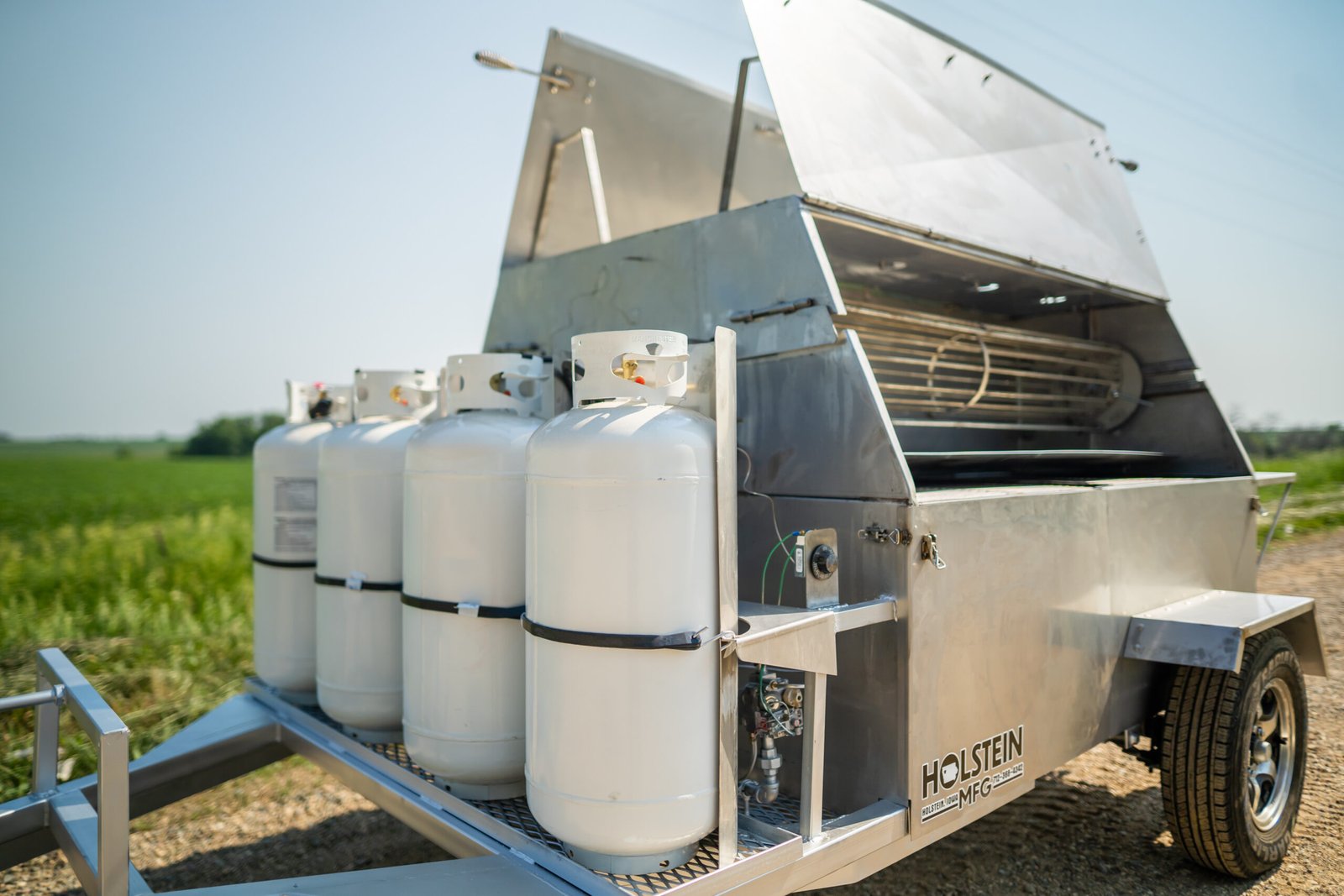 Model 7260CSS Towable Charcoal Grill – Stainless