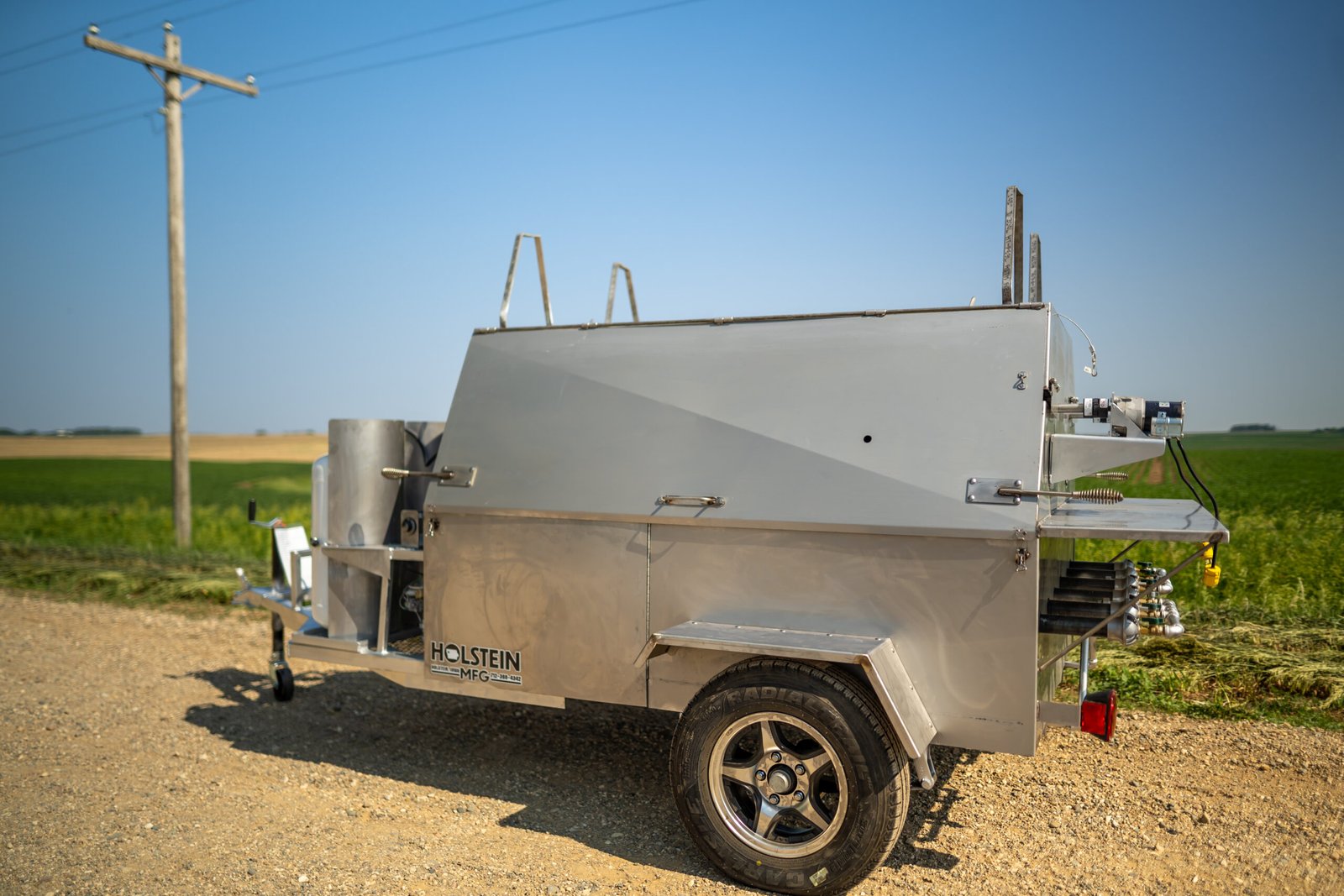 Model 7260CSS Towable Charcoal Grill – Stainless