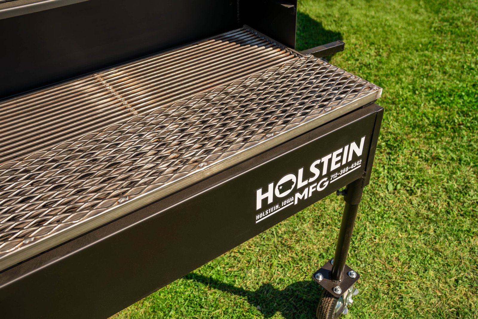 Model 2448C Professional Charcoal Grill