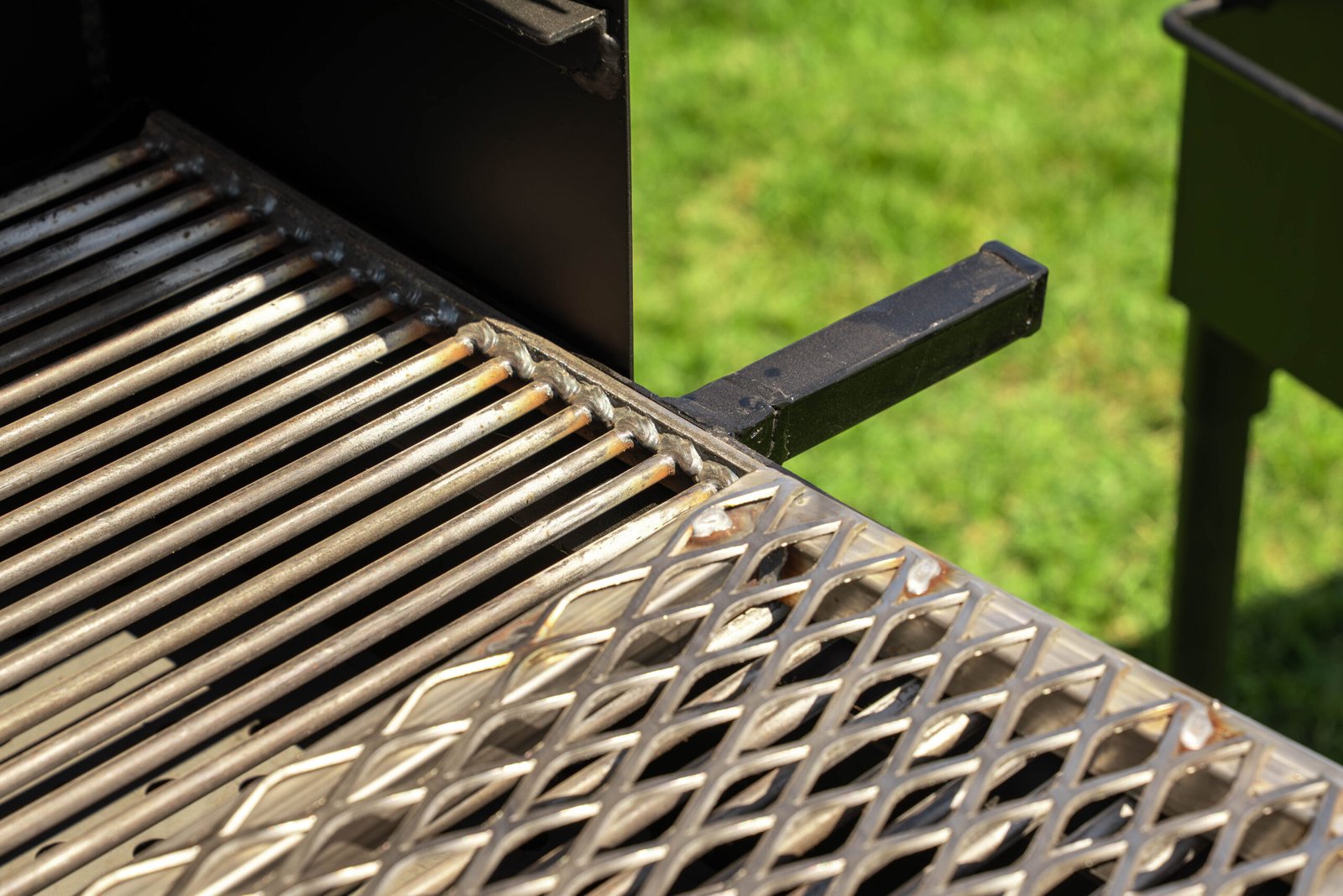 Model 2448C Professional Charcoal Grill
