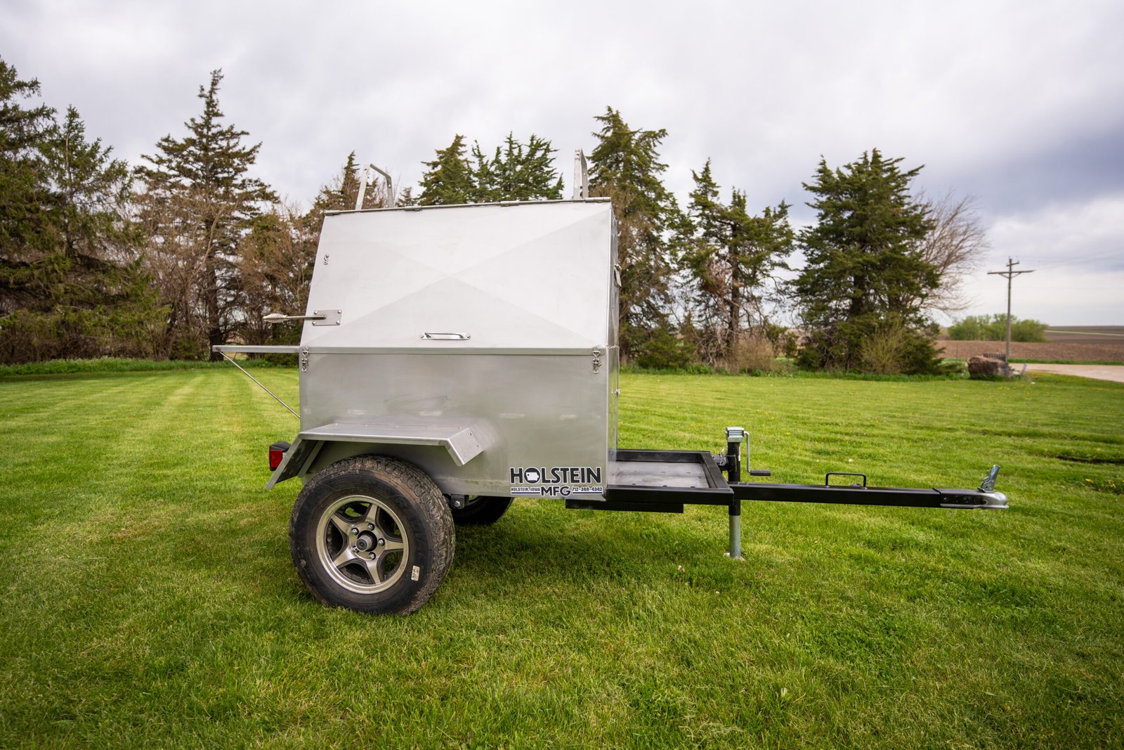 Model 6040CTSS-RT Towable Charcoal Grill – Stainless