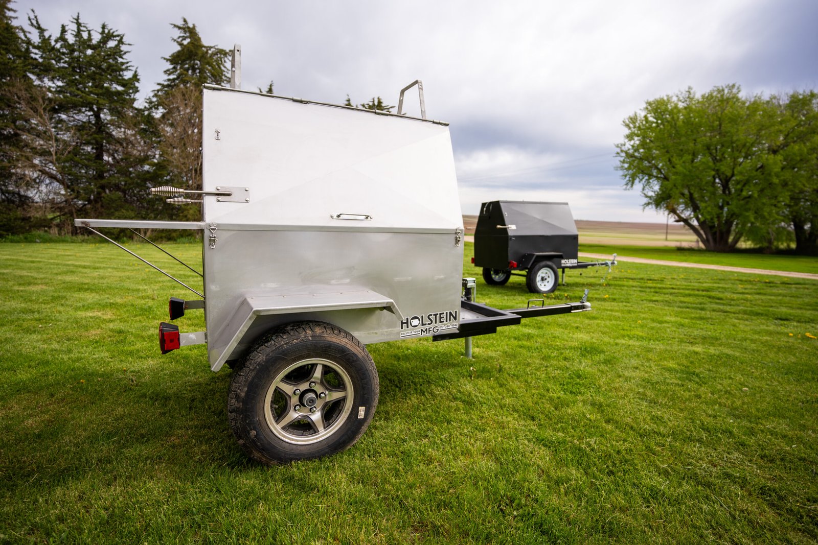 Model 6040CTSS-RT Towable Charcoal Grill – Stainless