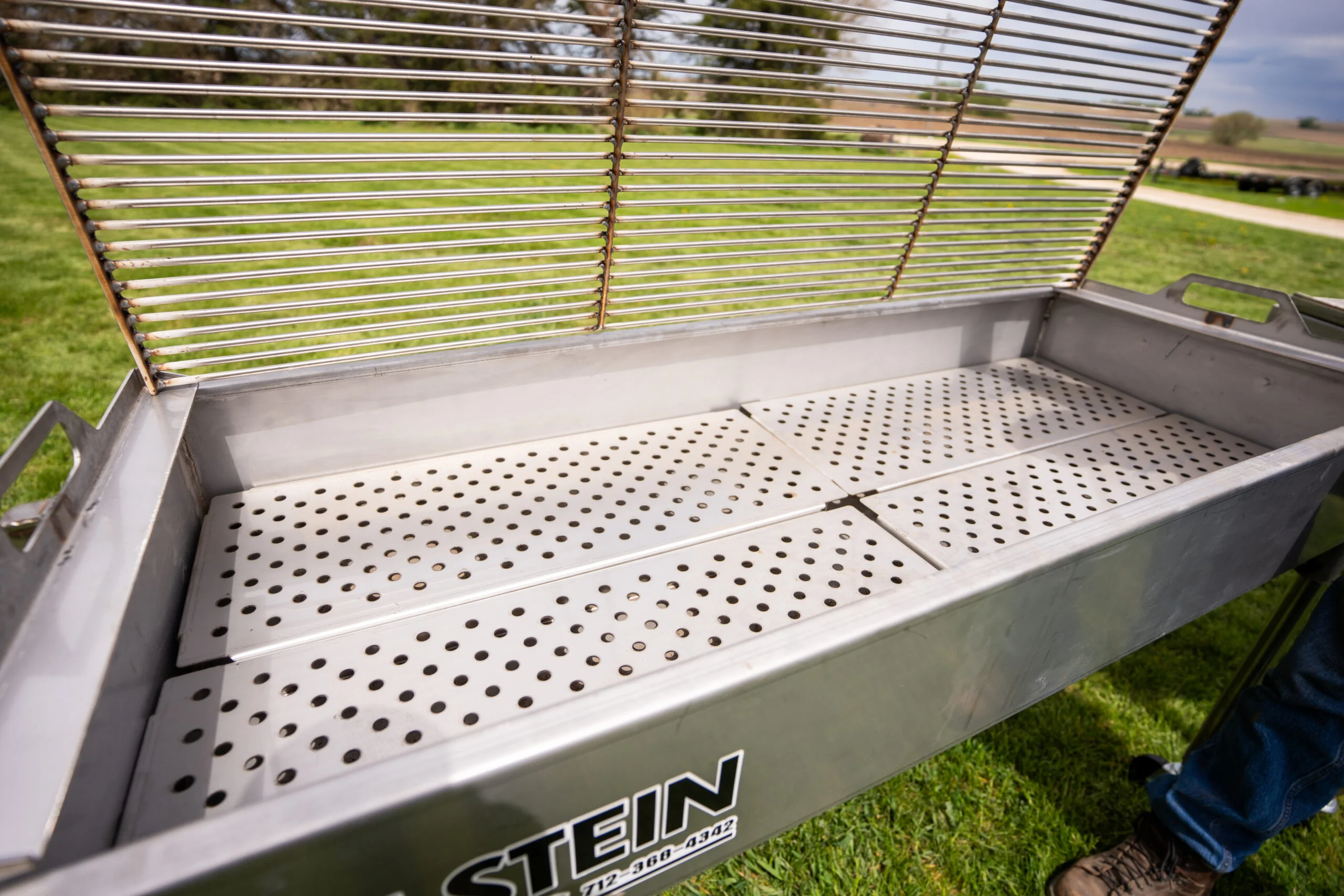 Model 2448CSS Professional Charcoal Grill – Stainless