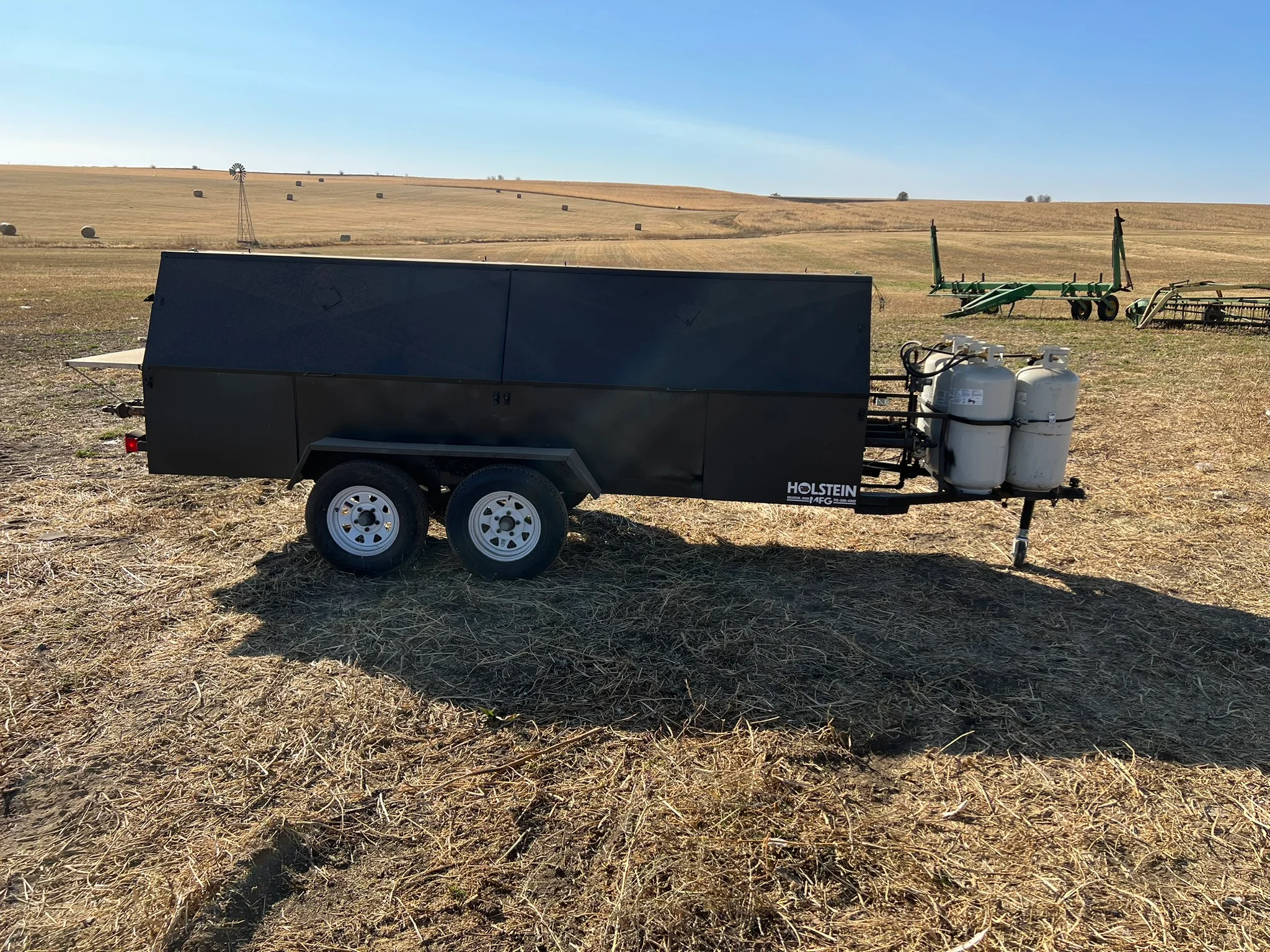 Model 1240G Towable Gas Grill