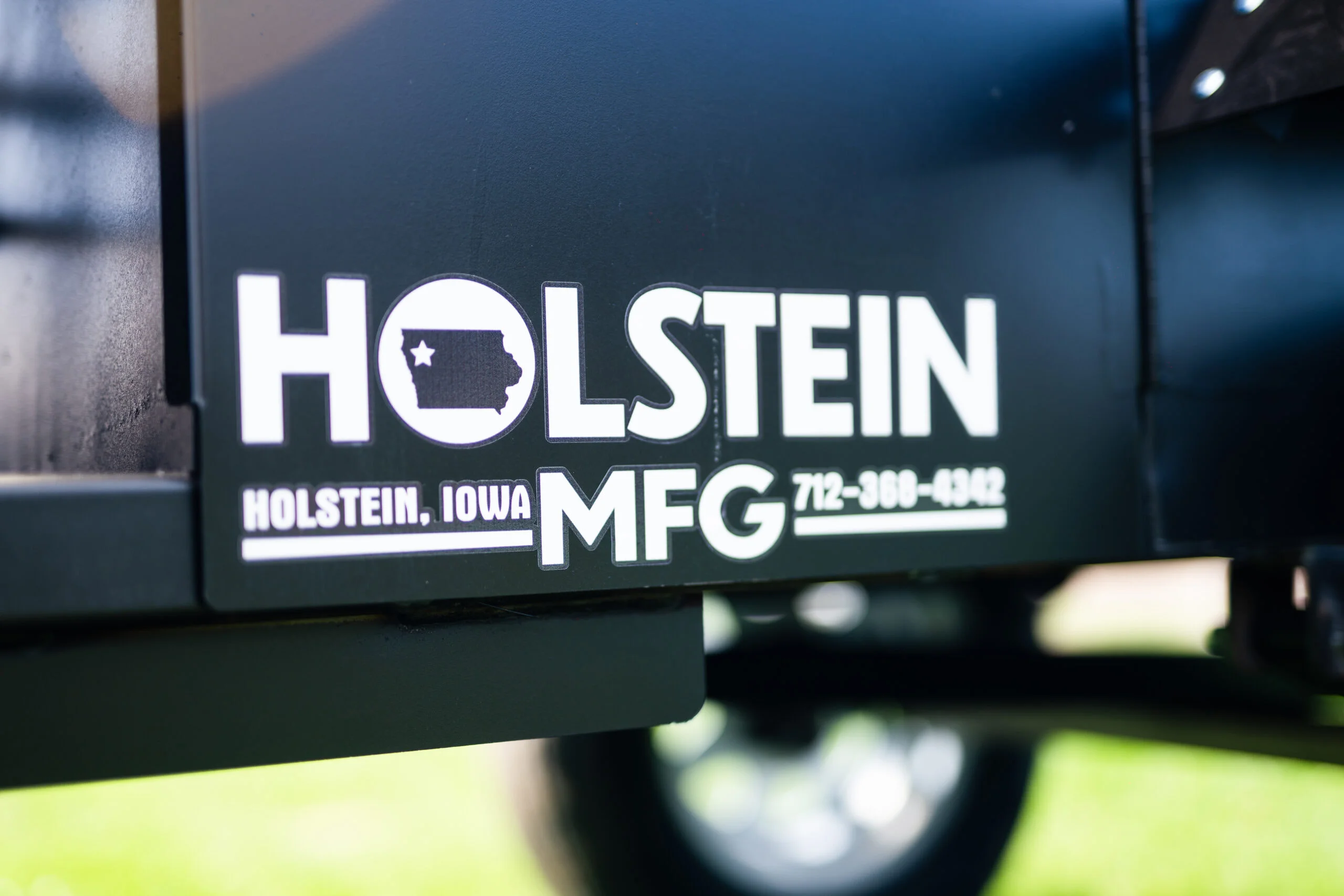 Model 4830CT Towable Charcoal Grill